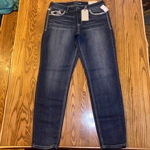 Maurices skinny Midrise blue jeans. Never worn.